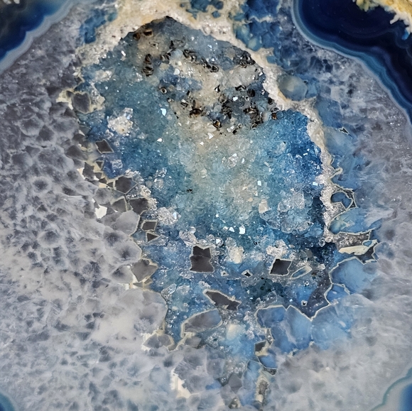 Agate Crystal Free Form - Picture 3 of 5